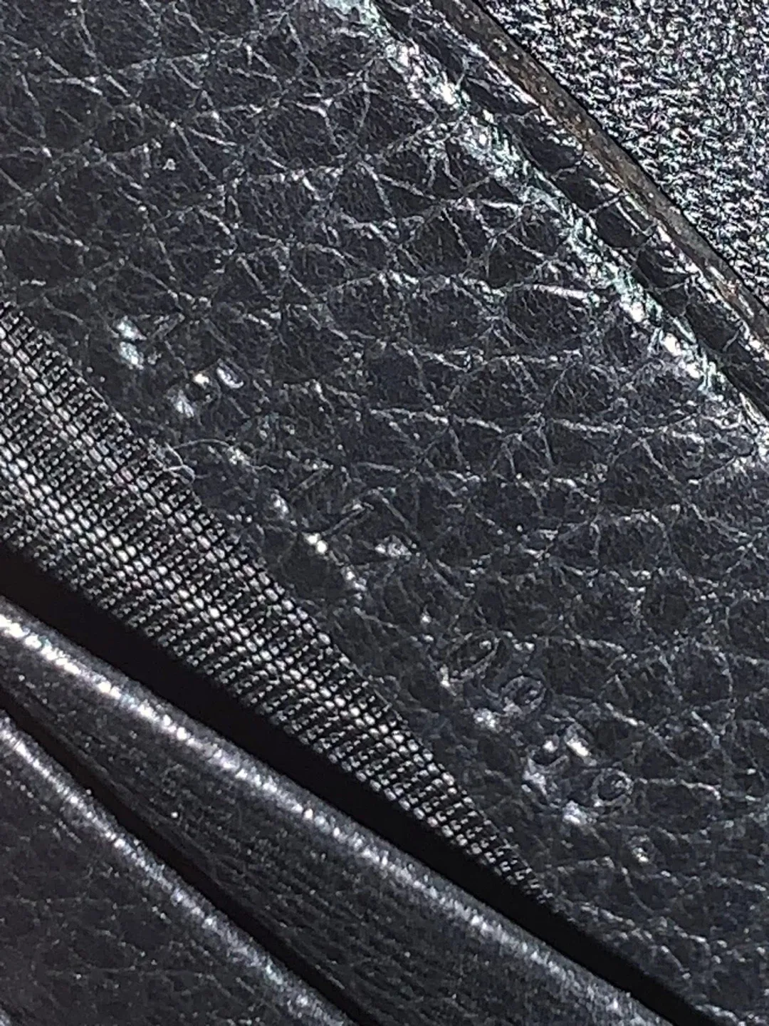 Gucci Black Leather Zip Around Wallet image indicator(8)