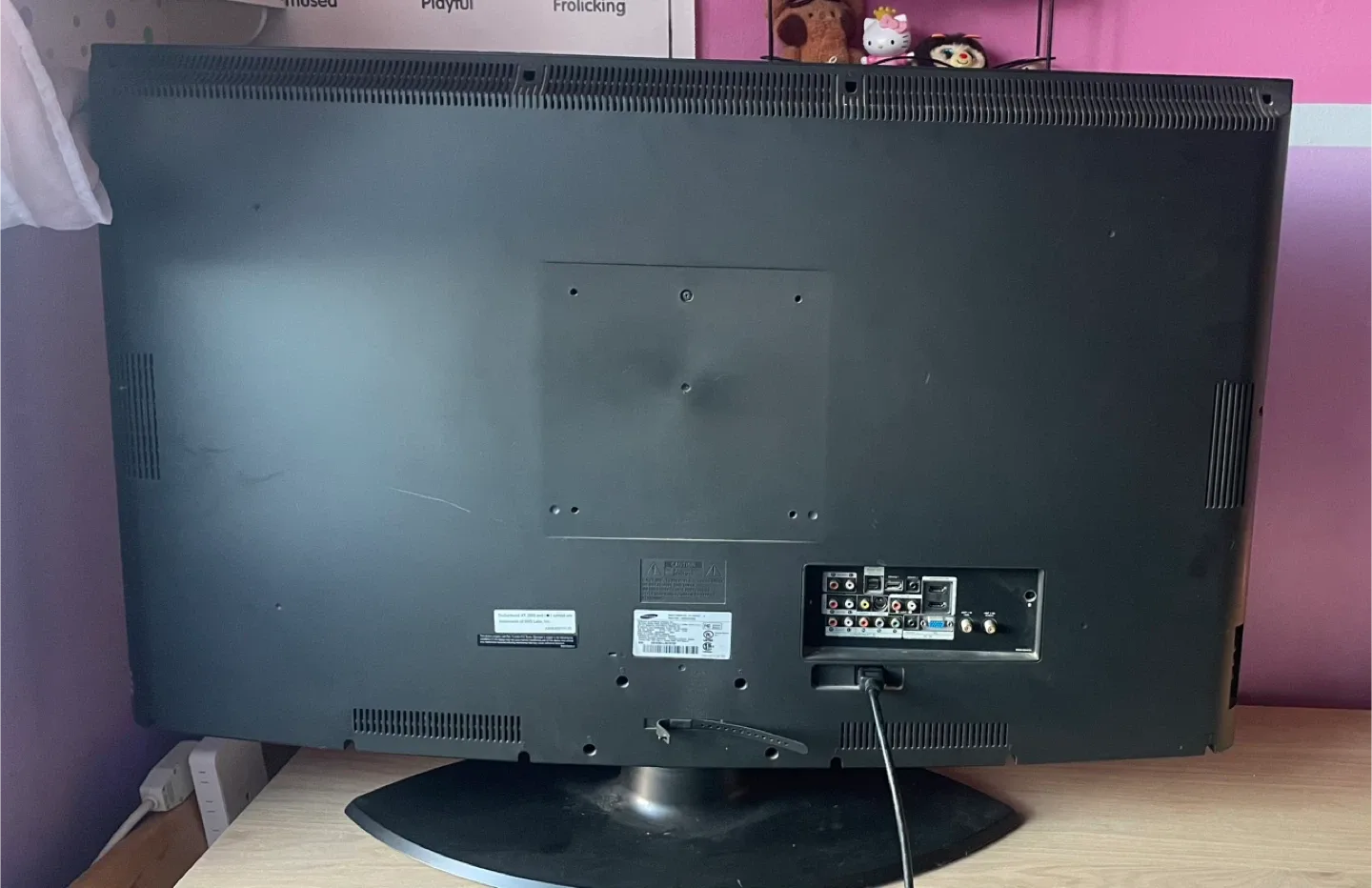 Samsung 40" LCD TV - Good Condition image indicator(2)