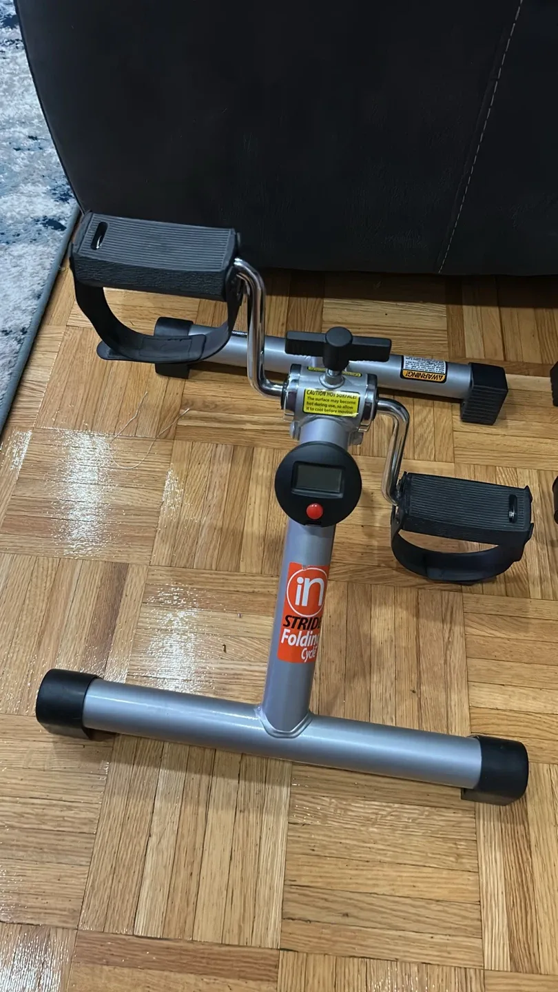 inStride under the desk Cycle. thumbnail