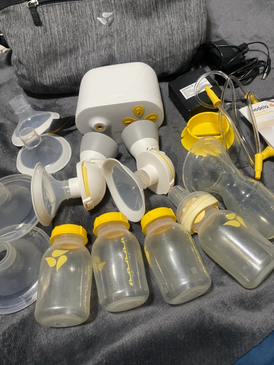 Medela Pump In Style Breast Pump Set with Bag image indicator(4)