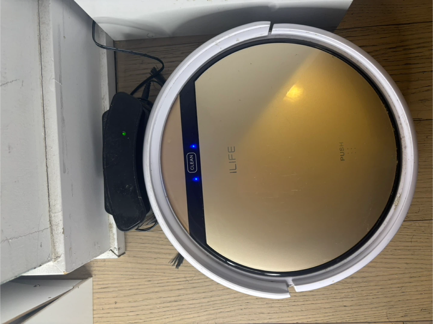 iLife Robot Vacuum Cleaner - Gold