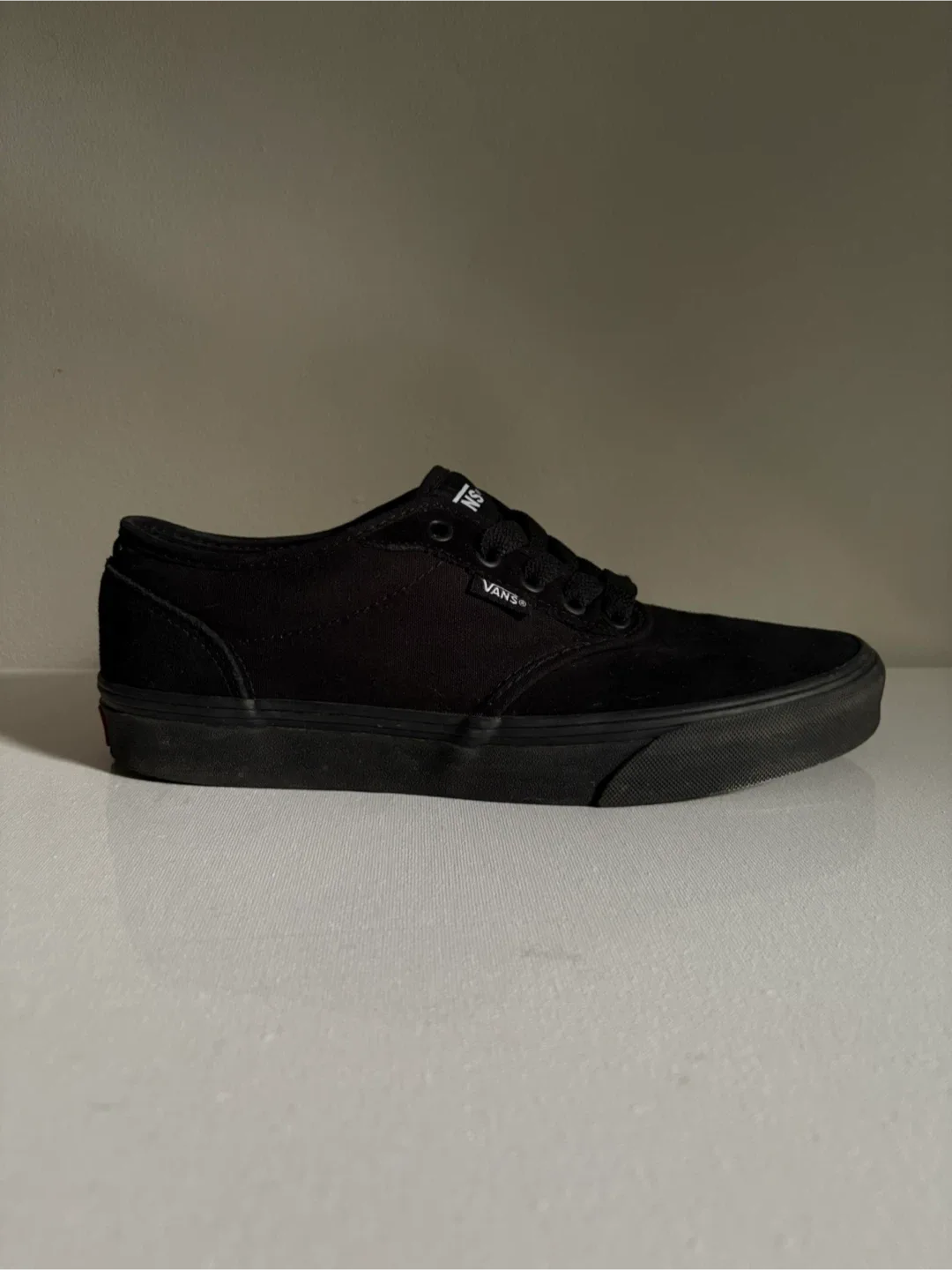 Vans authentic shoes us8 converse etnies dc stussy thumbnail