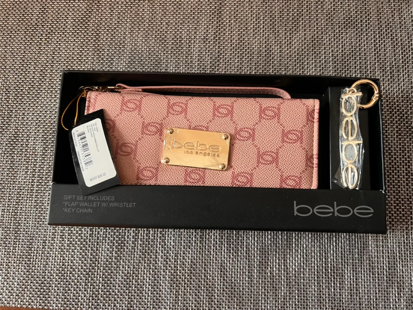 Bebe Wallet & Keychain Set image indicator(7)