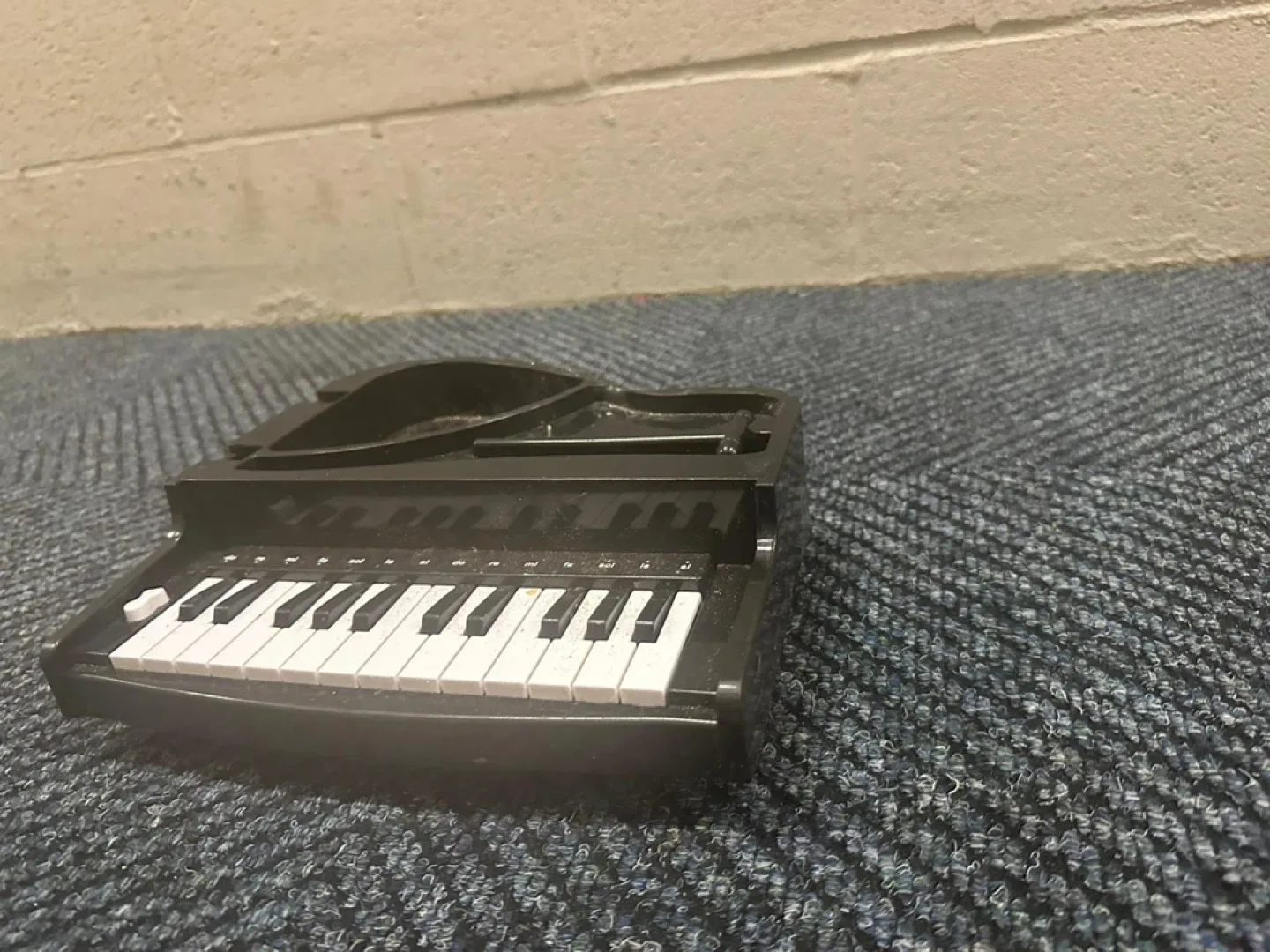 Toy Piano - Black thumbnail