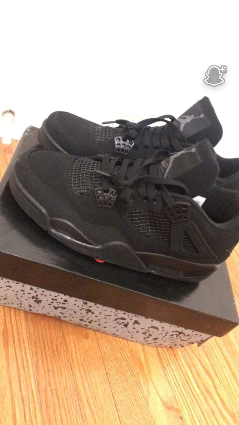 Jordan 4 Black Cats image indicator(2)