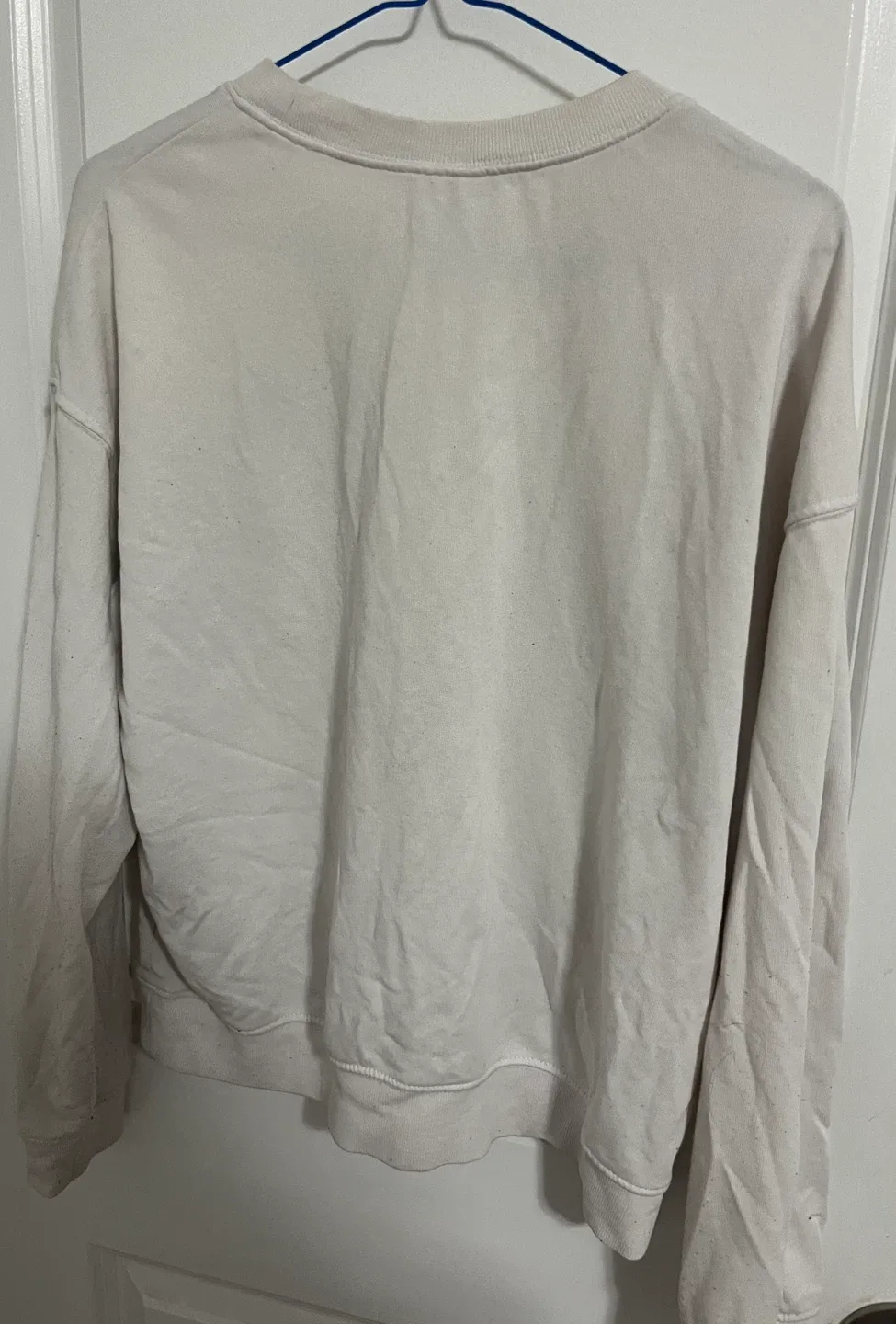 H&M White 'Love' Sweatshirt - Size Medium image indicator(2)