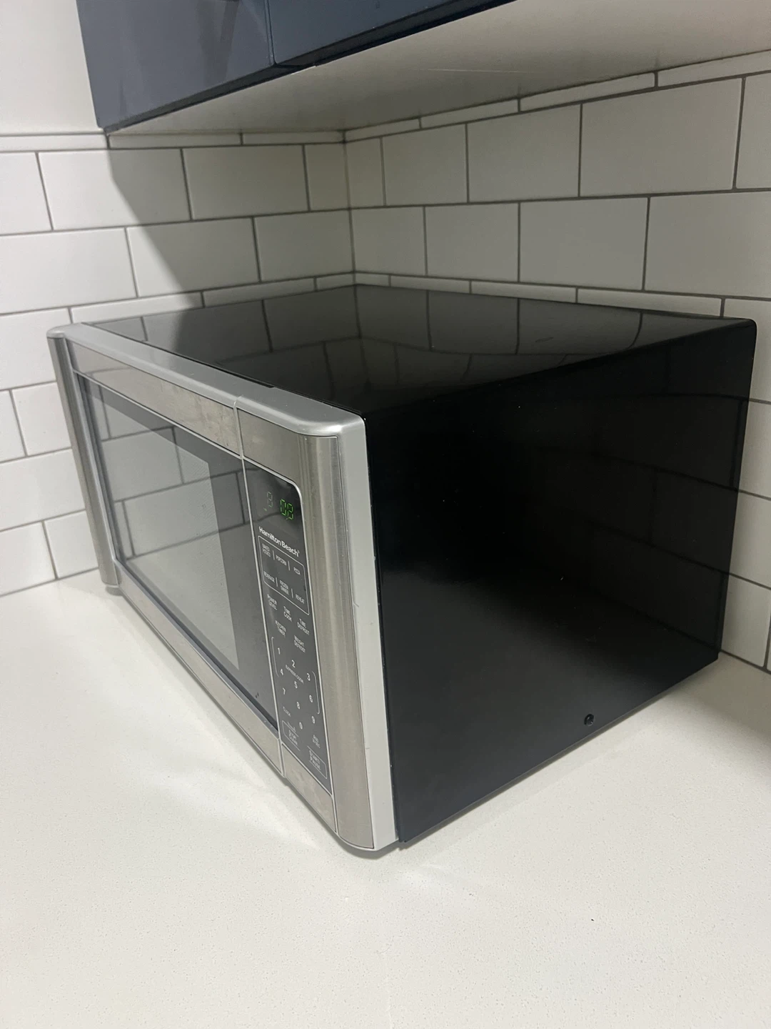 Hamilton Beach Microwave 1000W - photo 2