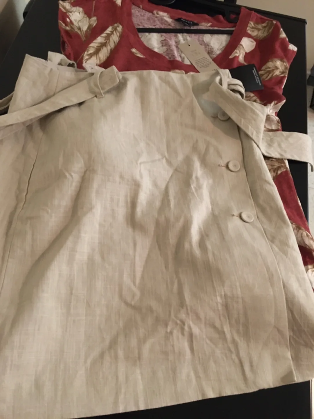 RW&CO Linen Floral Top XS & Skirt Size 2 image indicator(5)