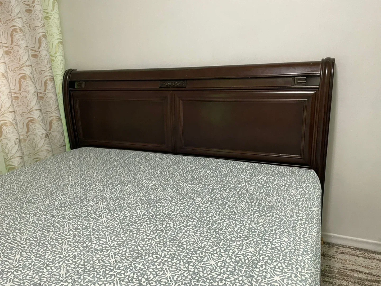King size bed for sale image indicator(3)