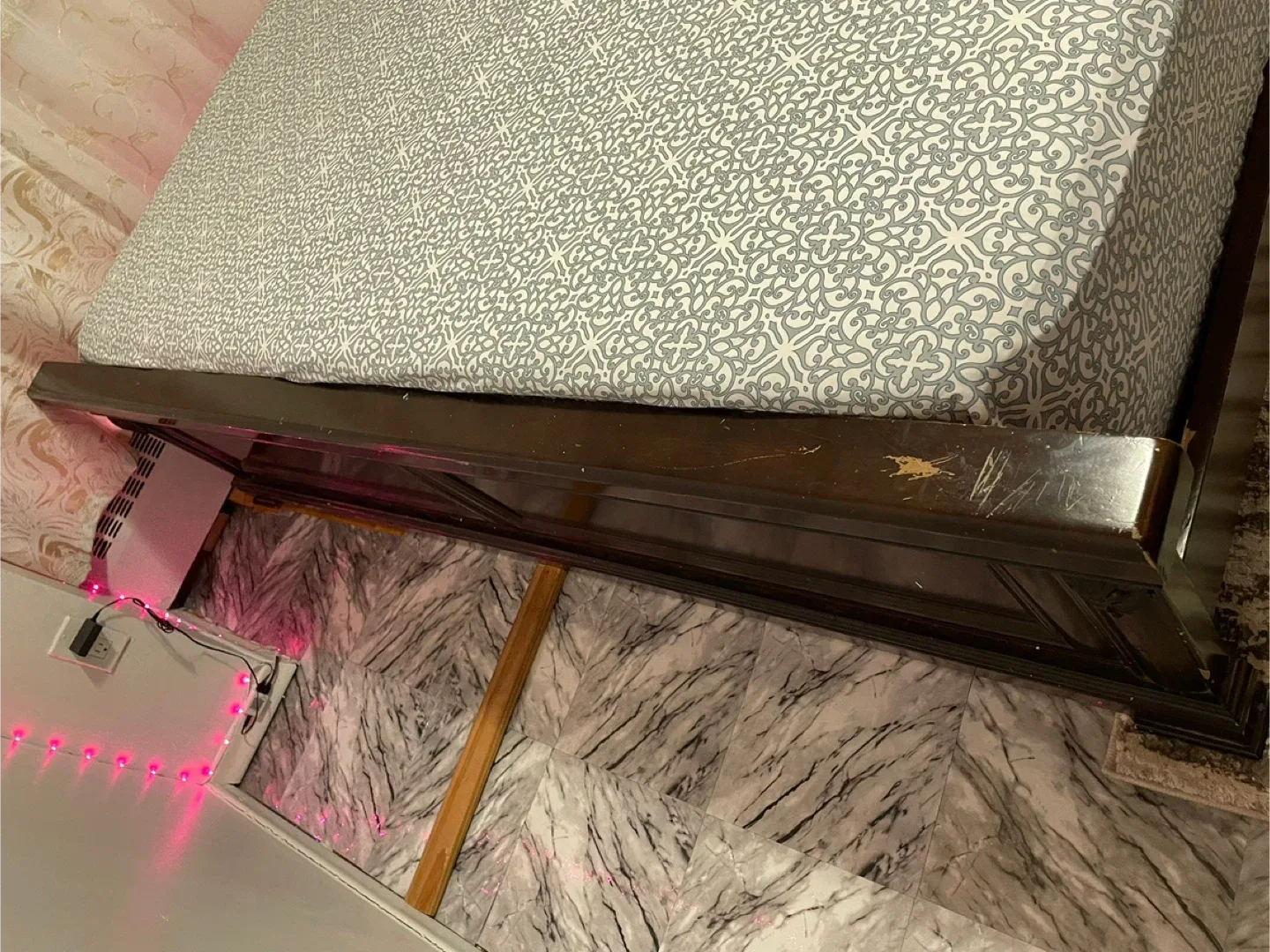 King size bed for sale image indicator(4)