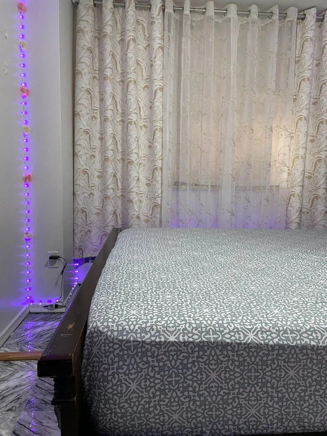 King size bed for sale image indicator(2)