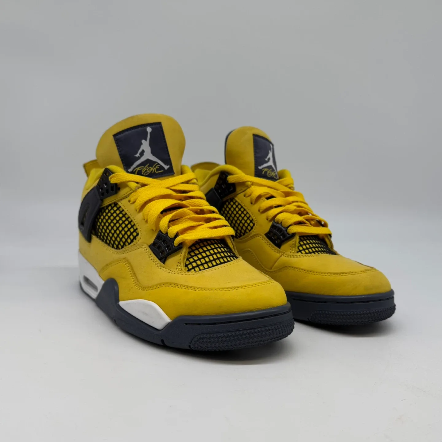 Air Jordan 4 Retro “Lightning” CT8527-700 Size US 10  like new thumbnail