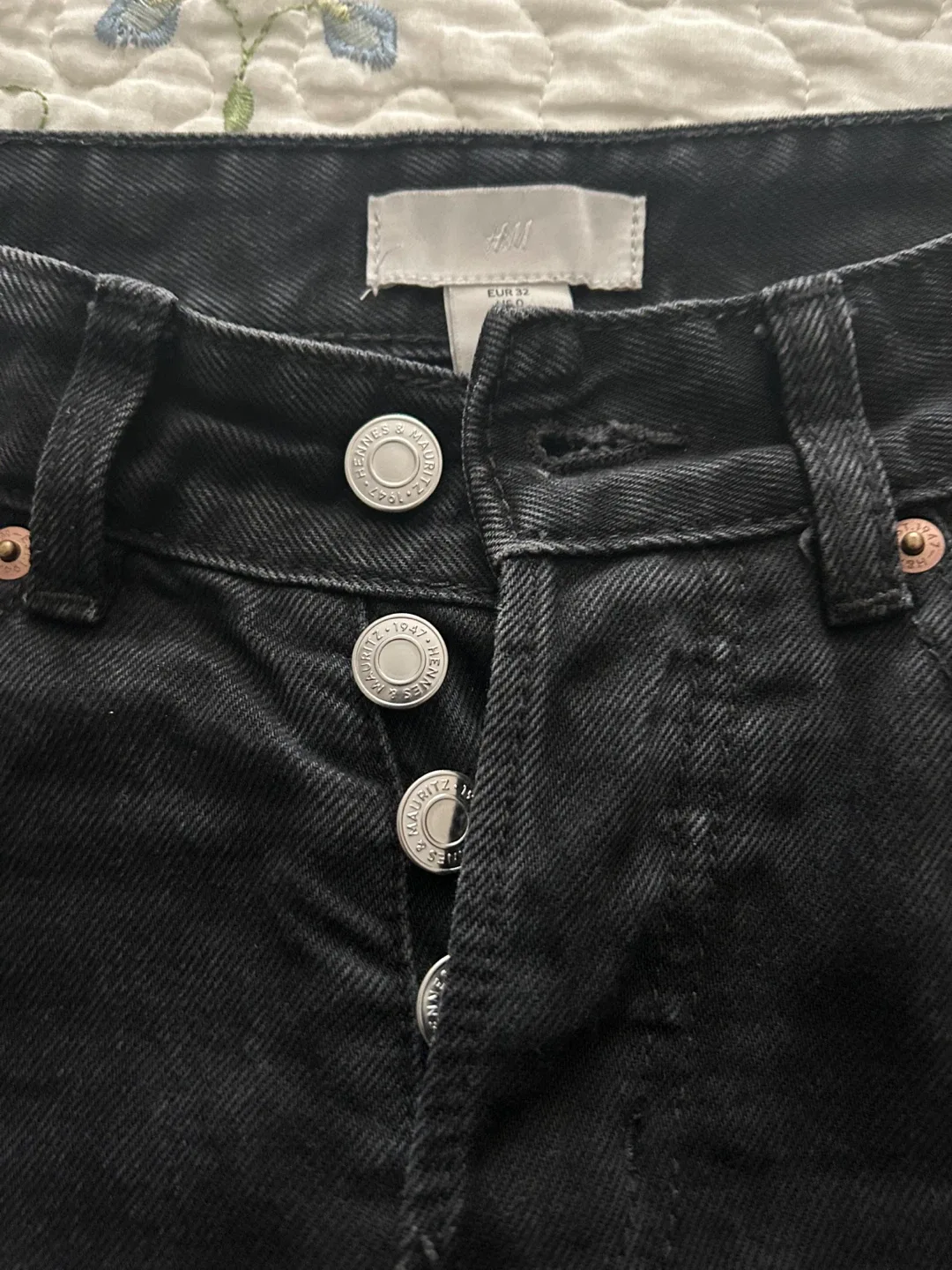 H&M Black Wide Leg Jeans image indicator(9)