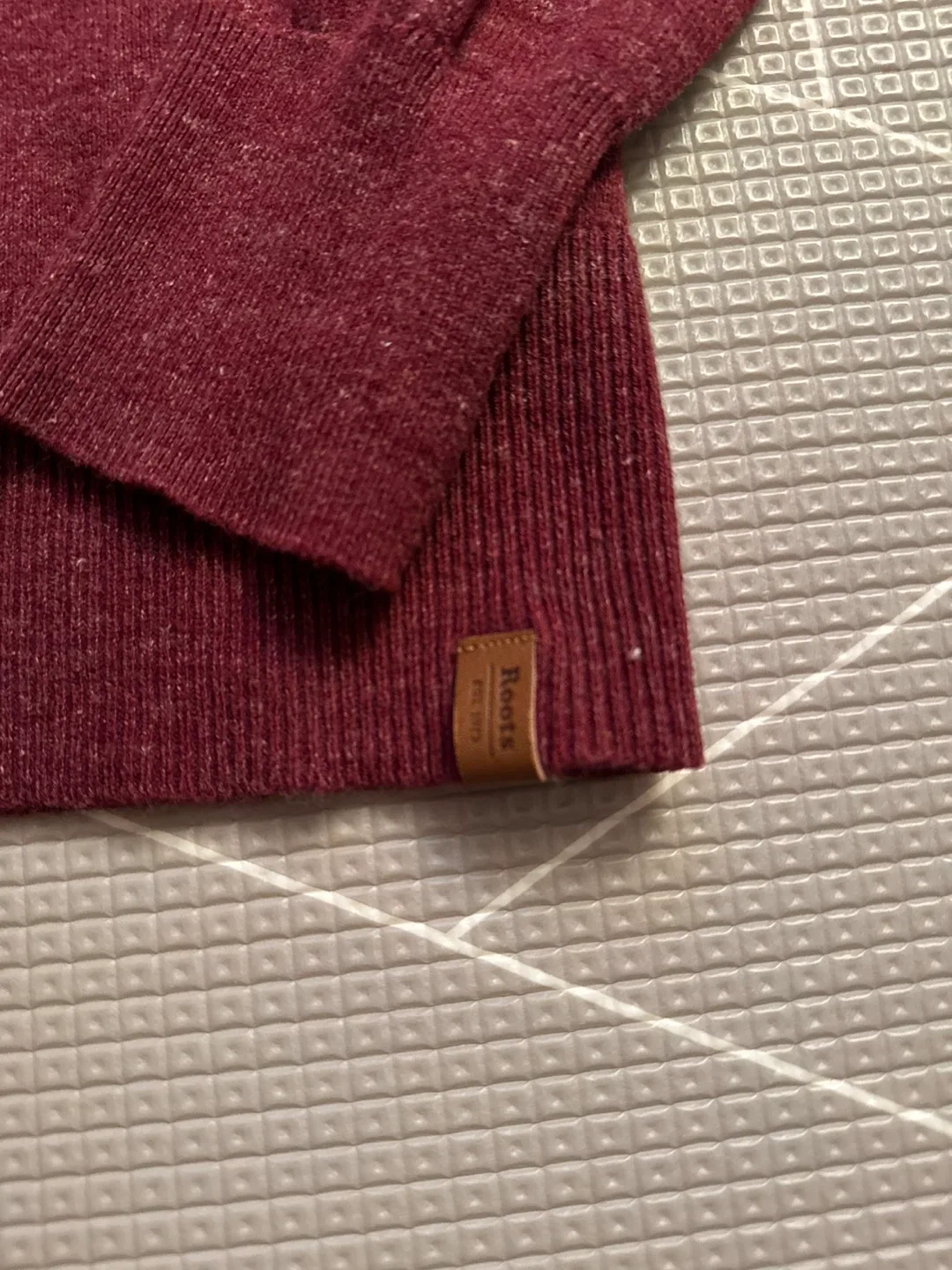 Roots Burgundy Sweater - Size M image indicator(3)