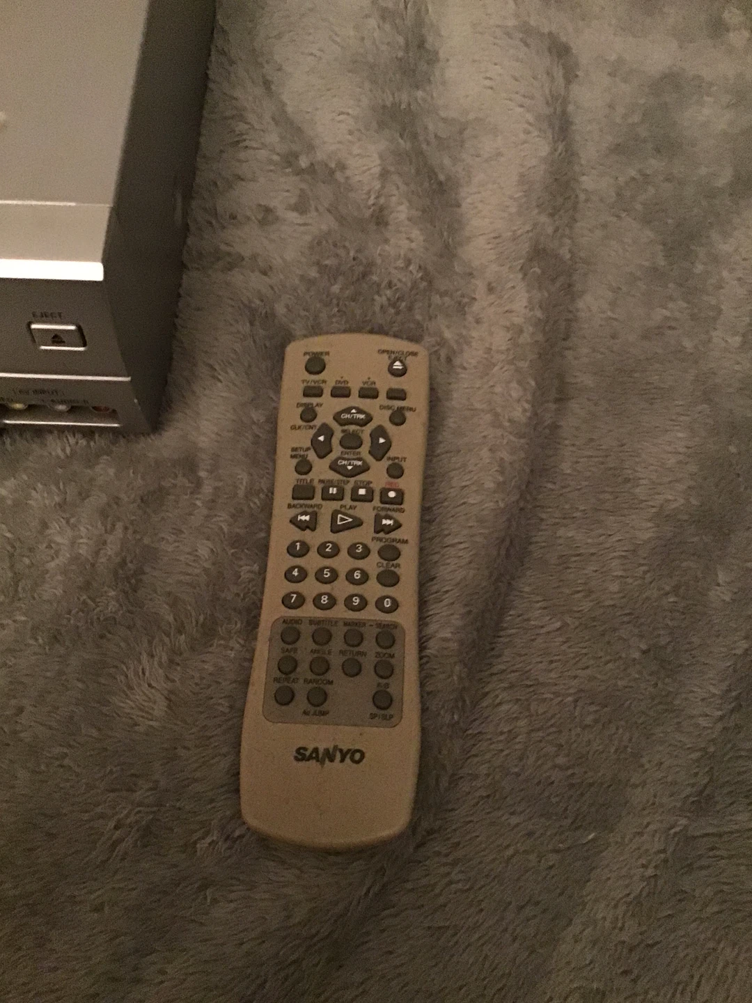 Sanyo DVD/VCR Combo Player - photo 2