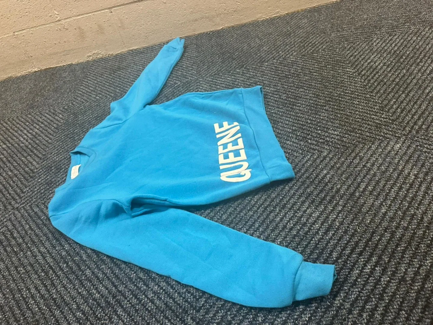 QUEENE Blue Sweatshirt thumbnail