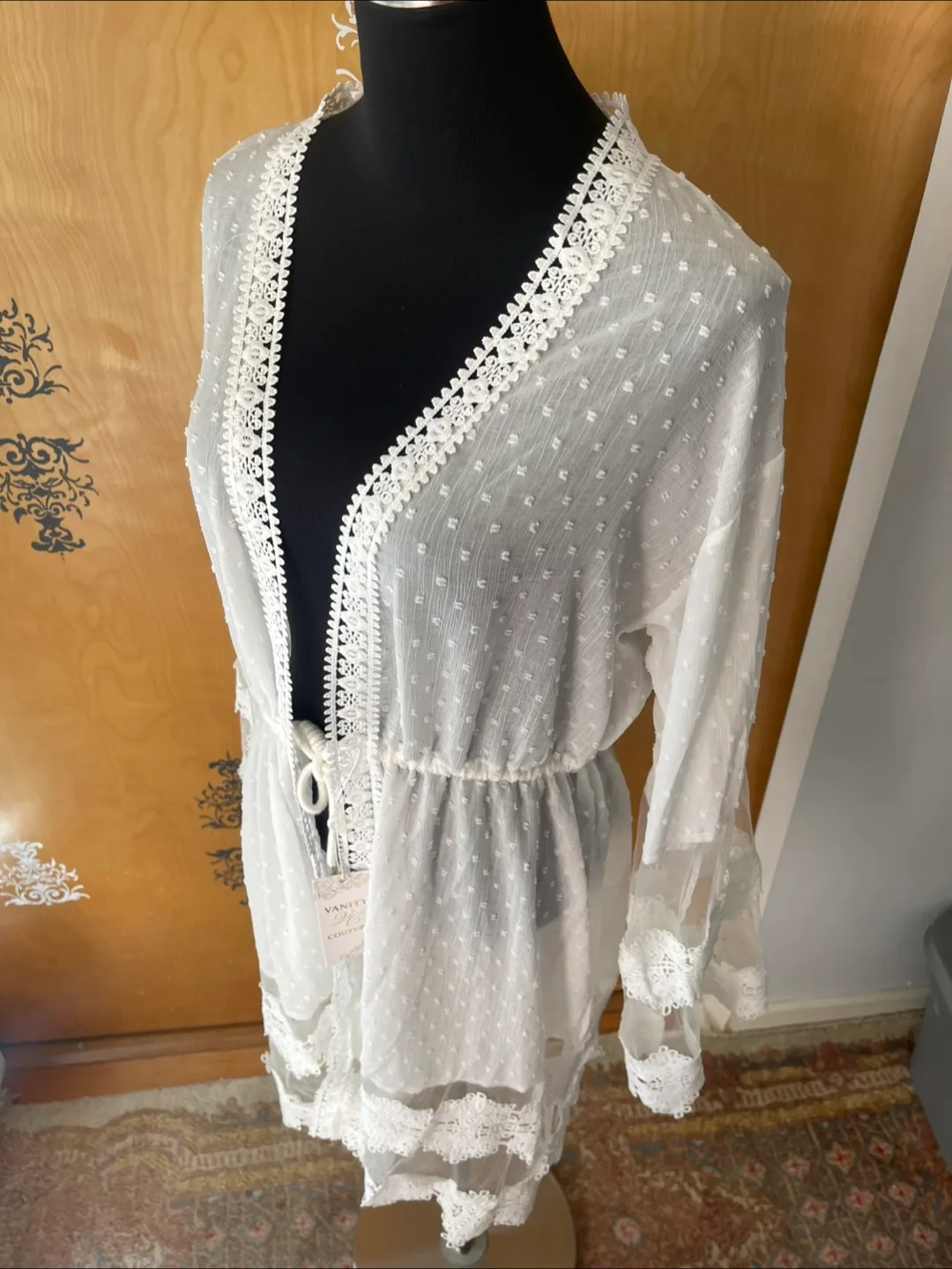 NWT White Lace Embroidered Babydoll Robe image indicator(6)