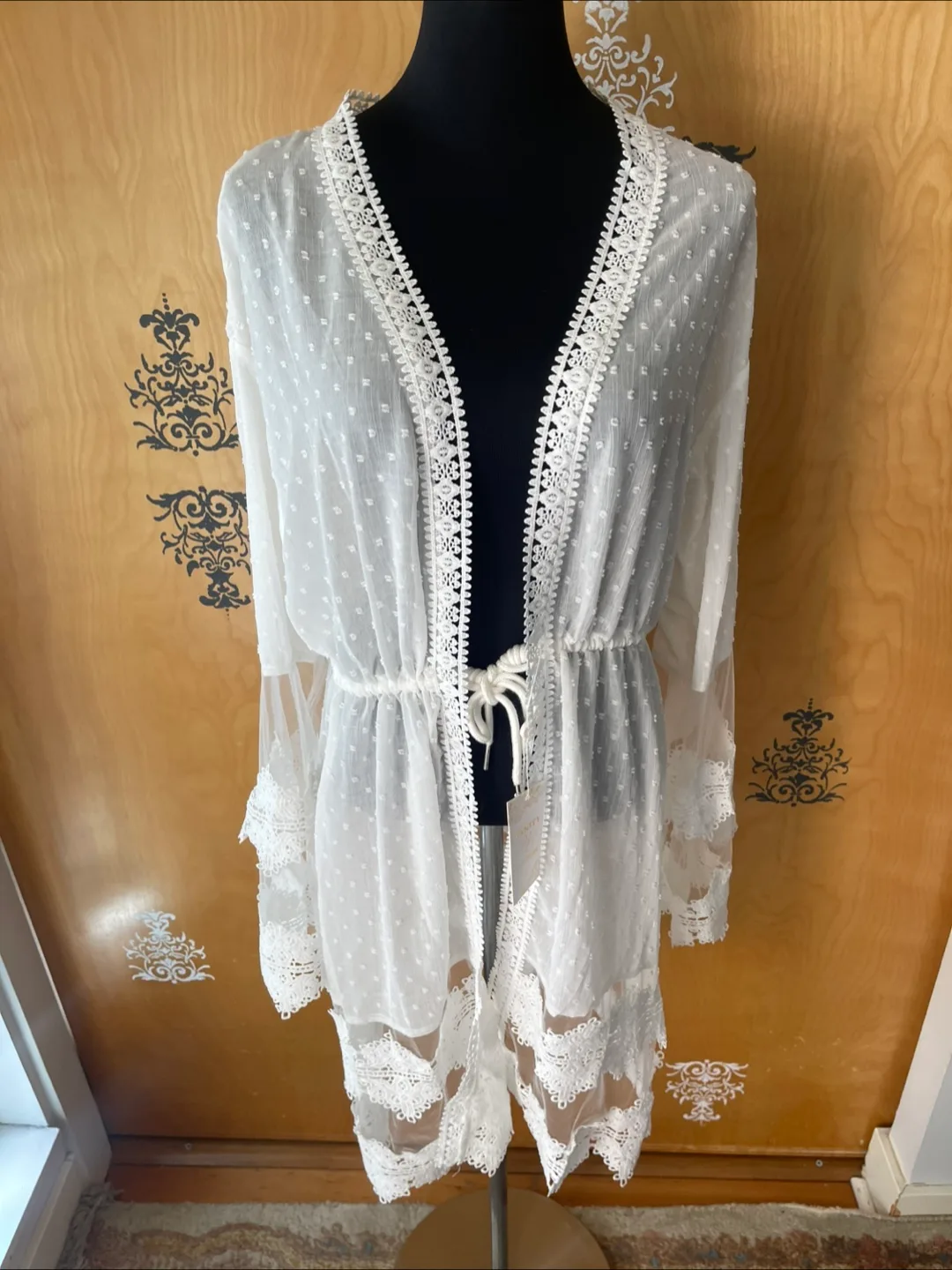 NWT White Lace Embroidered Babydoll Robe image indicator(2)