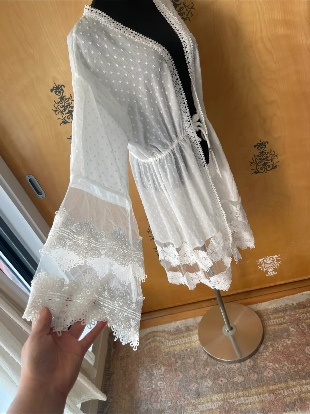 NWT White Lace Embroidered Babydoll Robe image indicator(4)