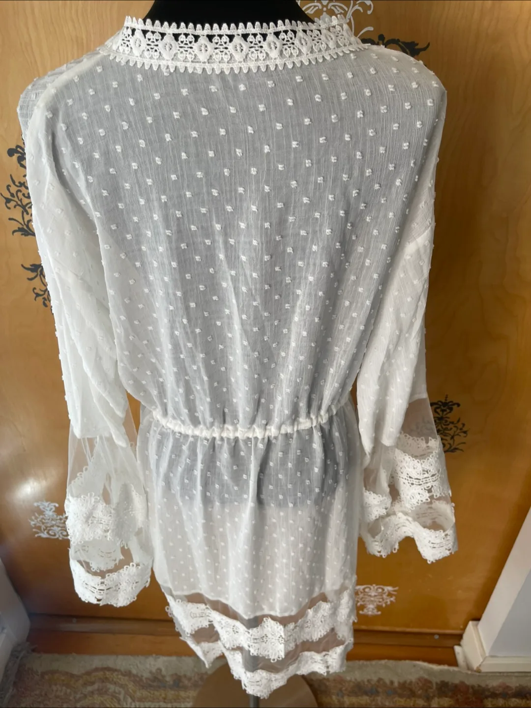 NWT White Lace Embroidered Babydoll Robe image indicator(9)