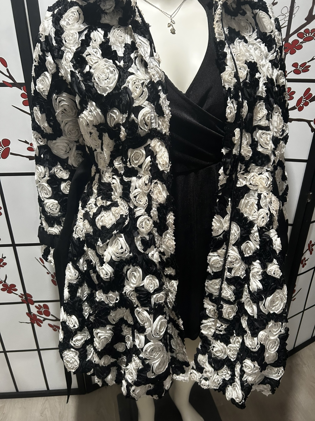 Samuel Dong Black & White Rosette Coat - photo 2
