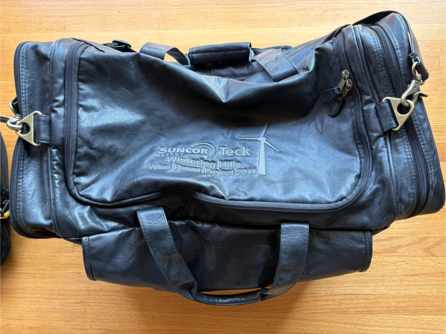 Spalding Duffle Bag & Targus Laptop Bag - photo 3