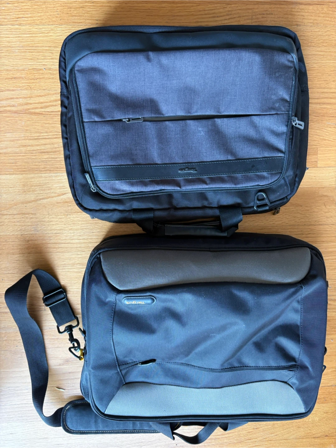 Spalding Duffle Bag & Targus Laptop Bag - photo 4
