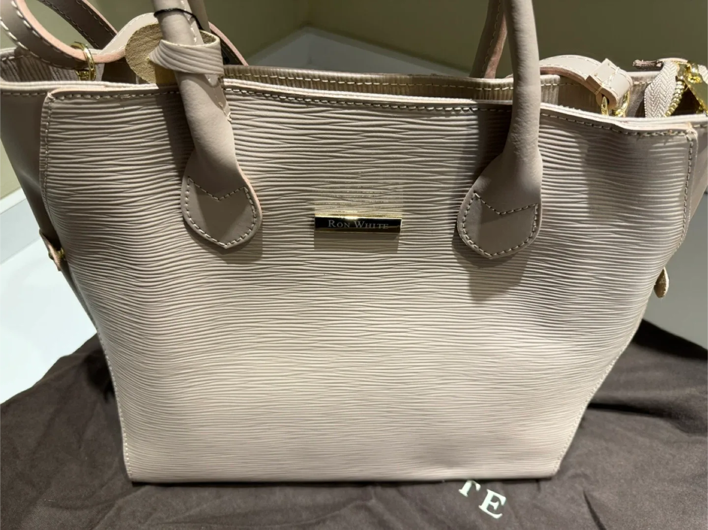 Ron White Newcastle Nude Leather Purse Handbag - new with tags image indicator(6)