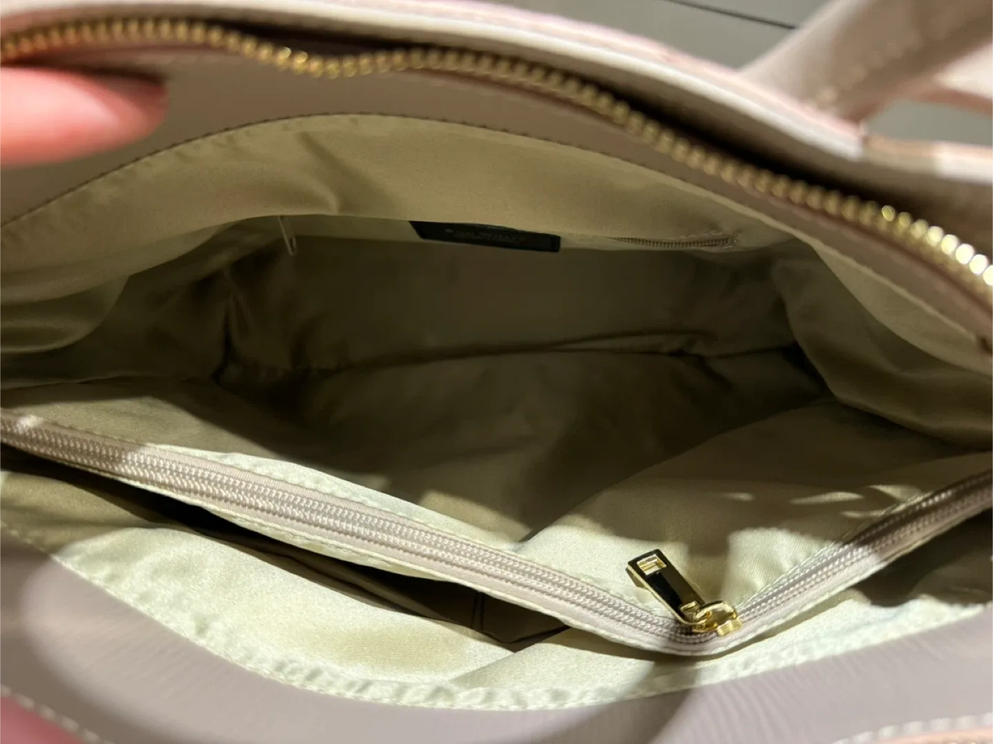 Ron White Newcastle Nude Leather Purse Handbag - new with tags image indicator(8)