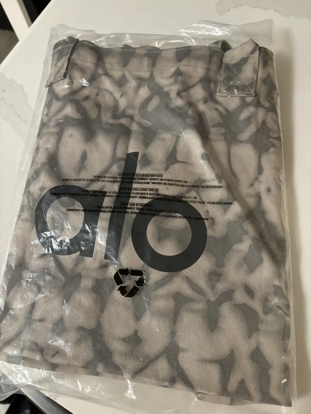 Alo Yoga Tote Bag - New in Package