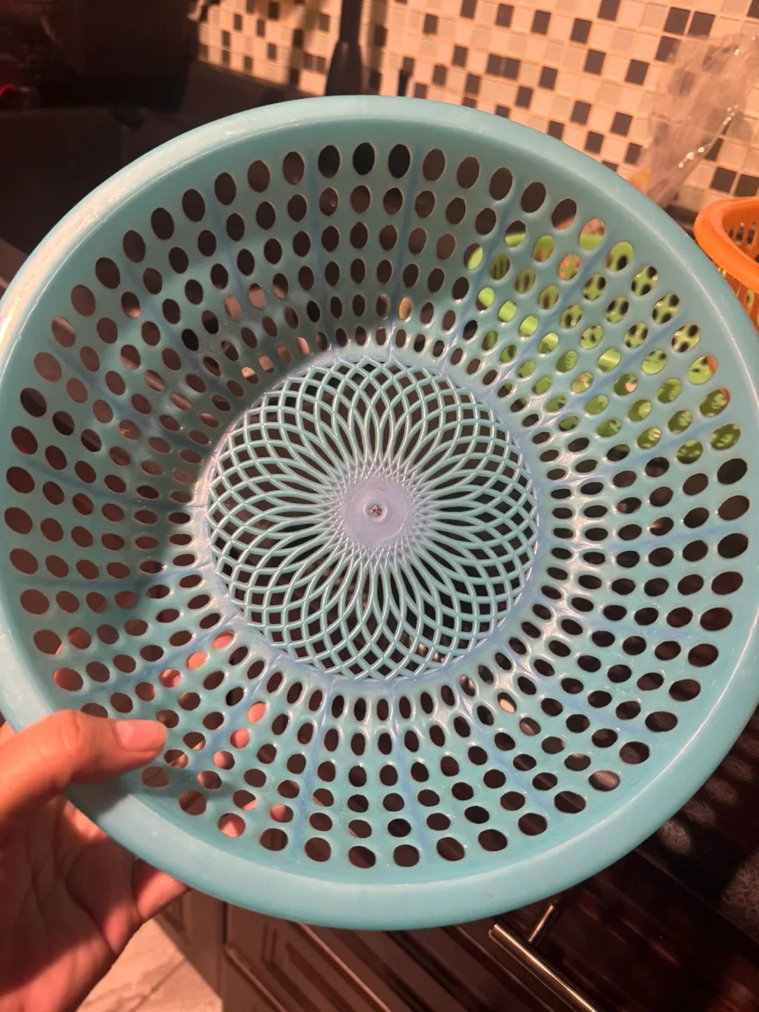 Colorful Plastic Colanders - Set of 4 image indicator(4)