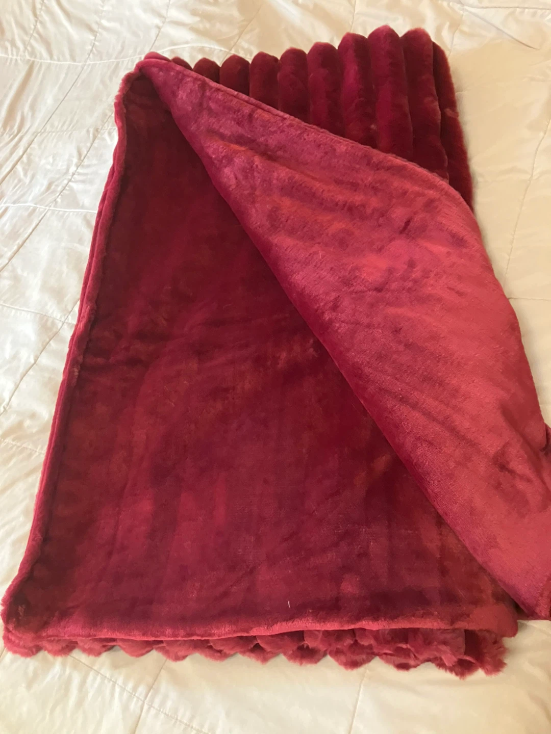 Last Chance - New Red Plush Berkshire Throw Blanket - photo 2