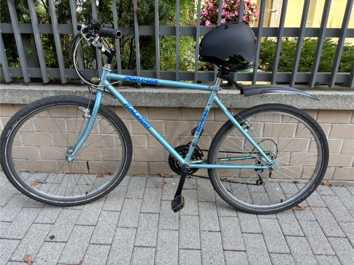 Raleigh Portage Bike with Helmet - photo 2