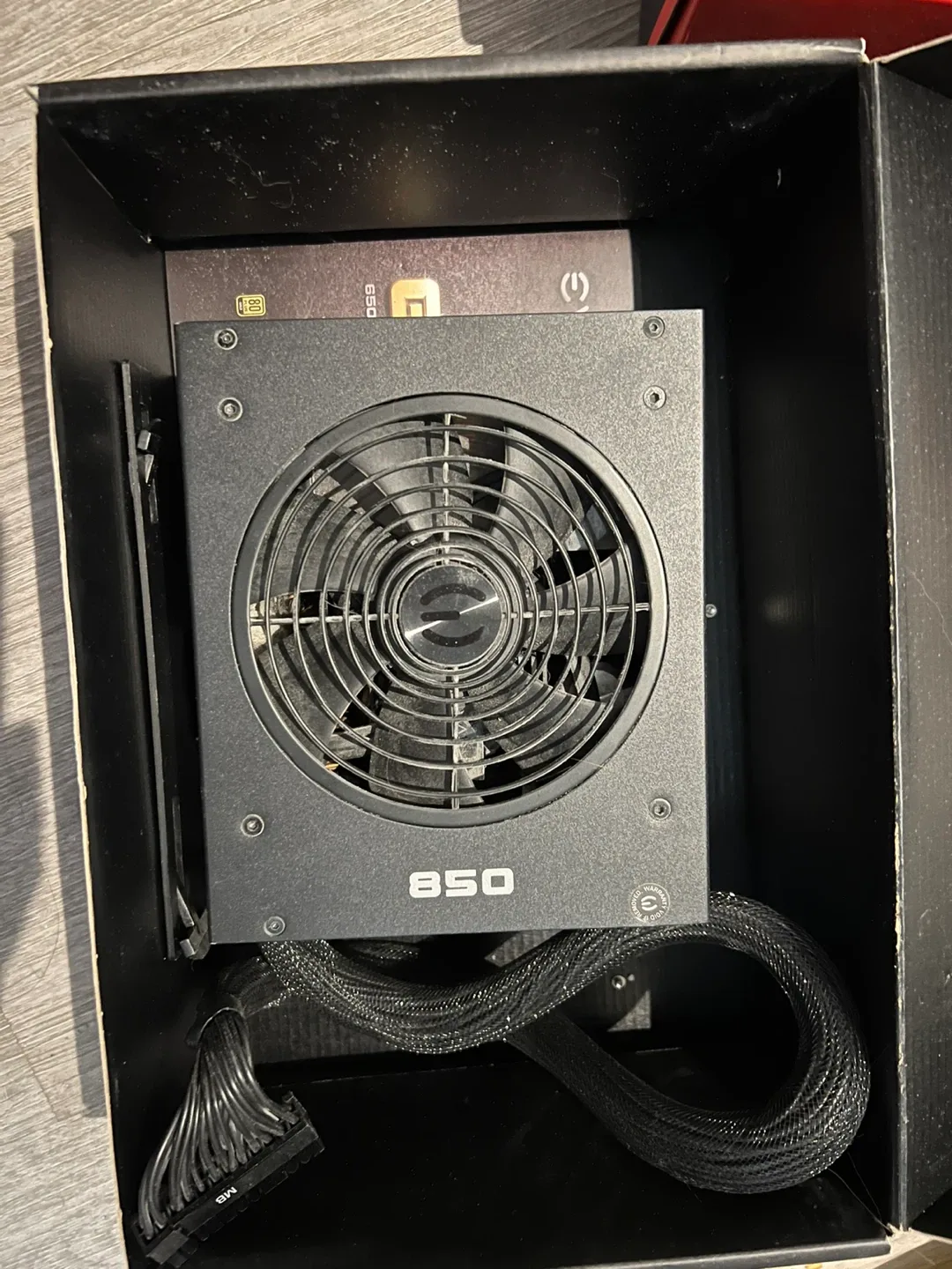 EVGA 850 GR 850W Gold Power Supply thumbnail