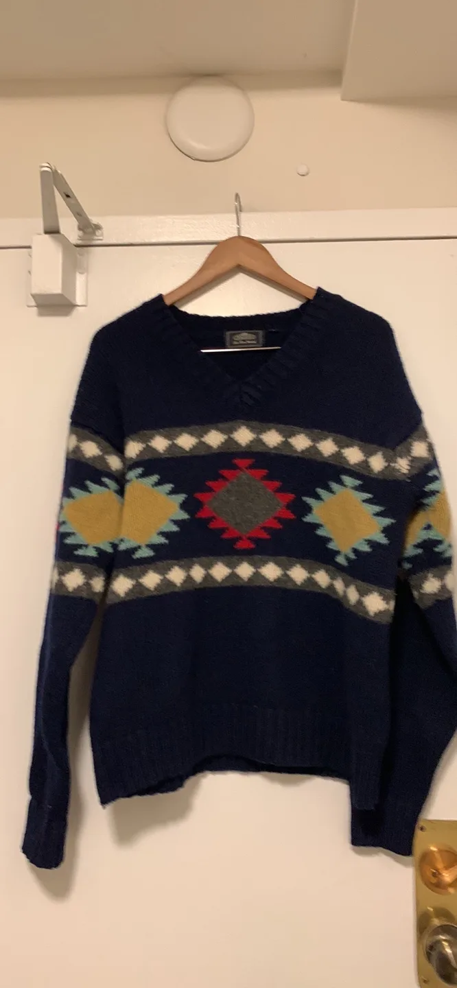100 wool sweater size large thumbnail
