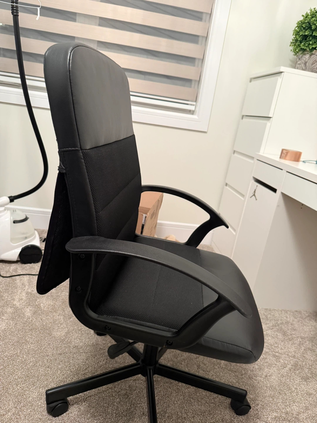 Black Office Chair - photo 2