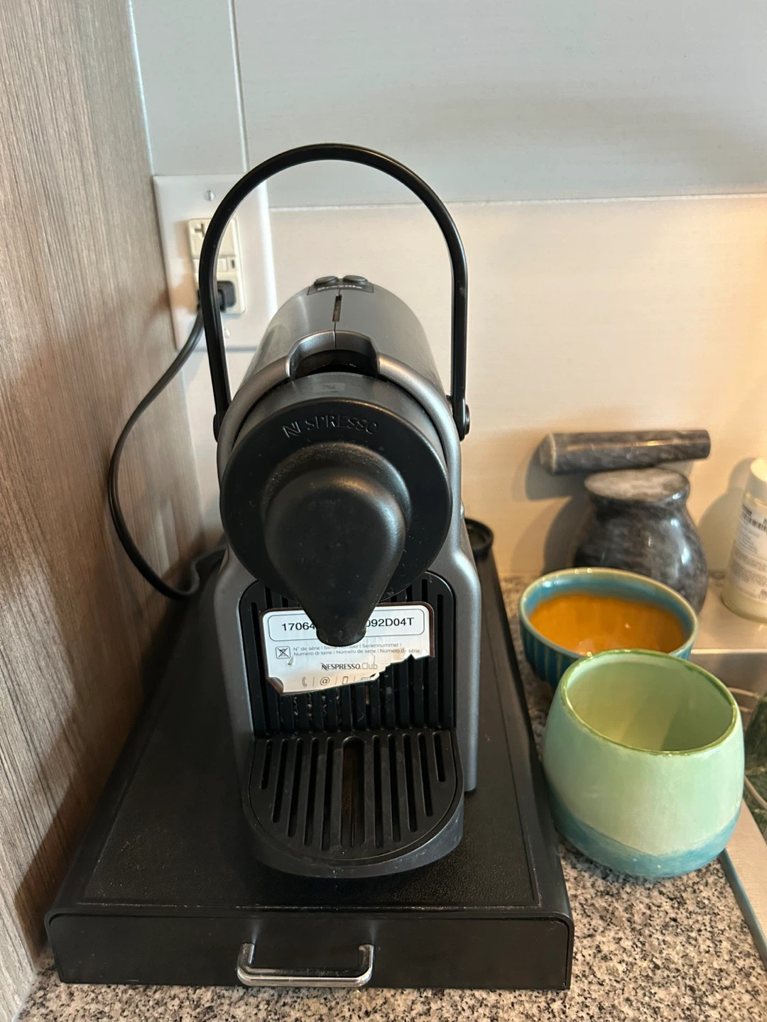 Coffee Machine (Nespresso Breville Inissia Coffee Machine Set)