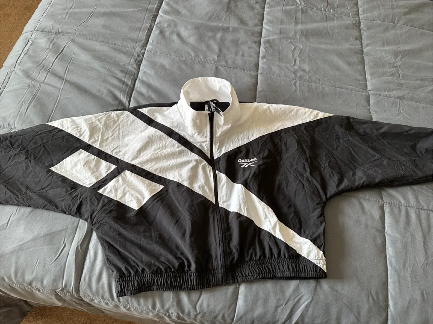 Reebok Women's Classic Vector Track Jacket Black/White image indicator(3)