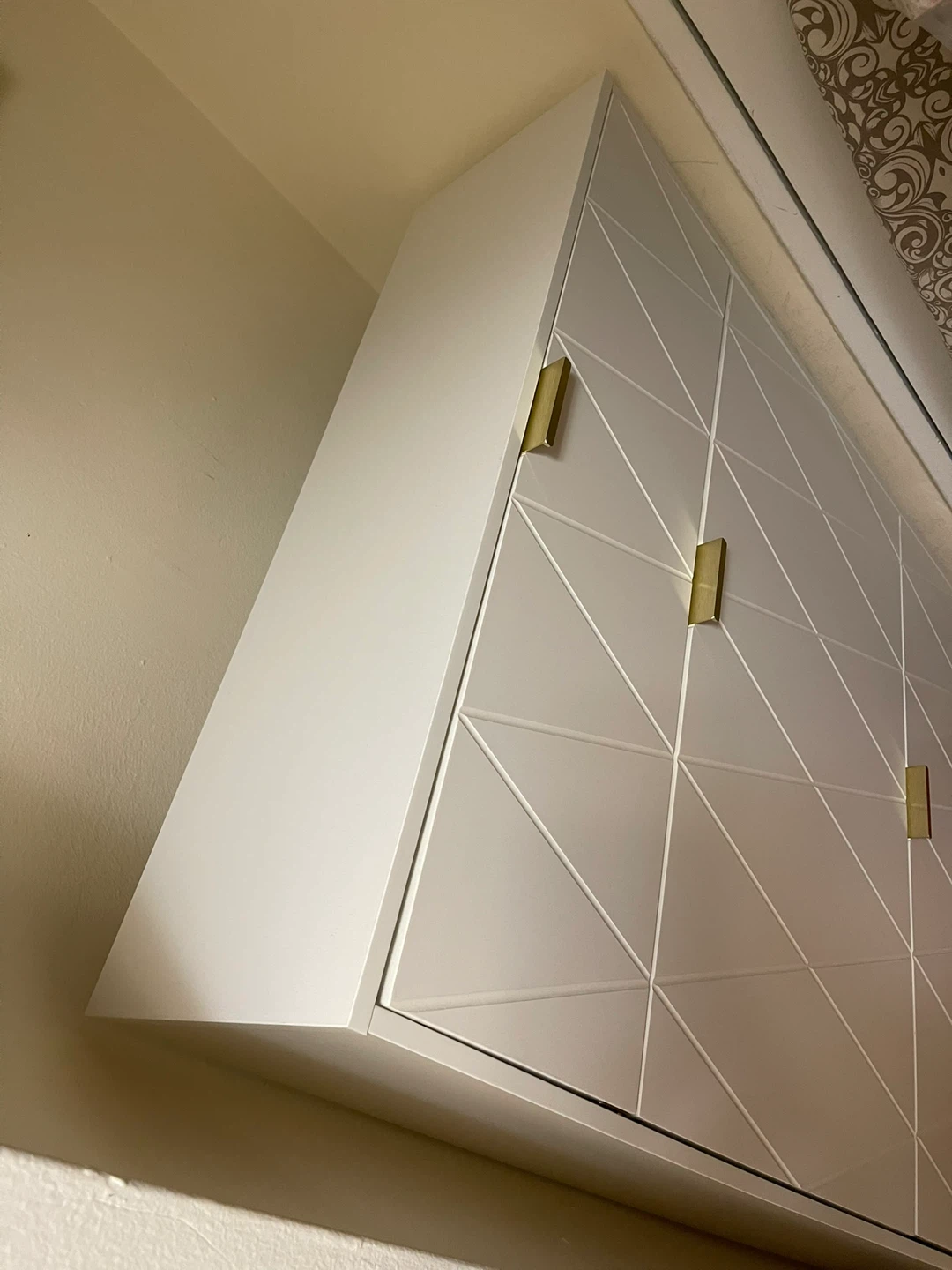 White & Gold Shoe Cabinet with Geometric Design - photo 3