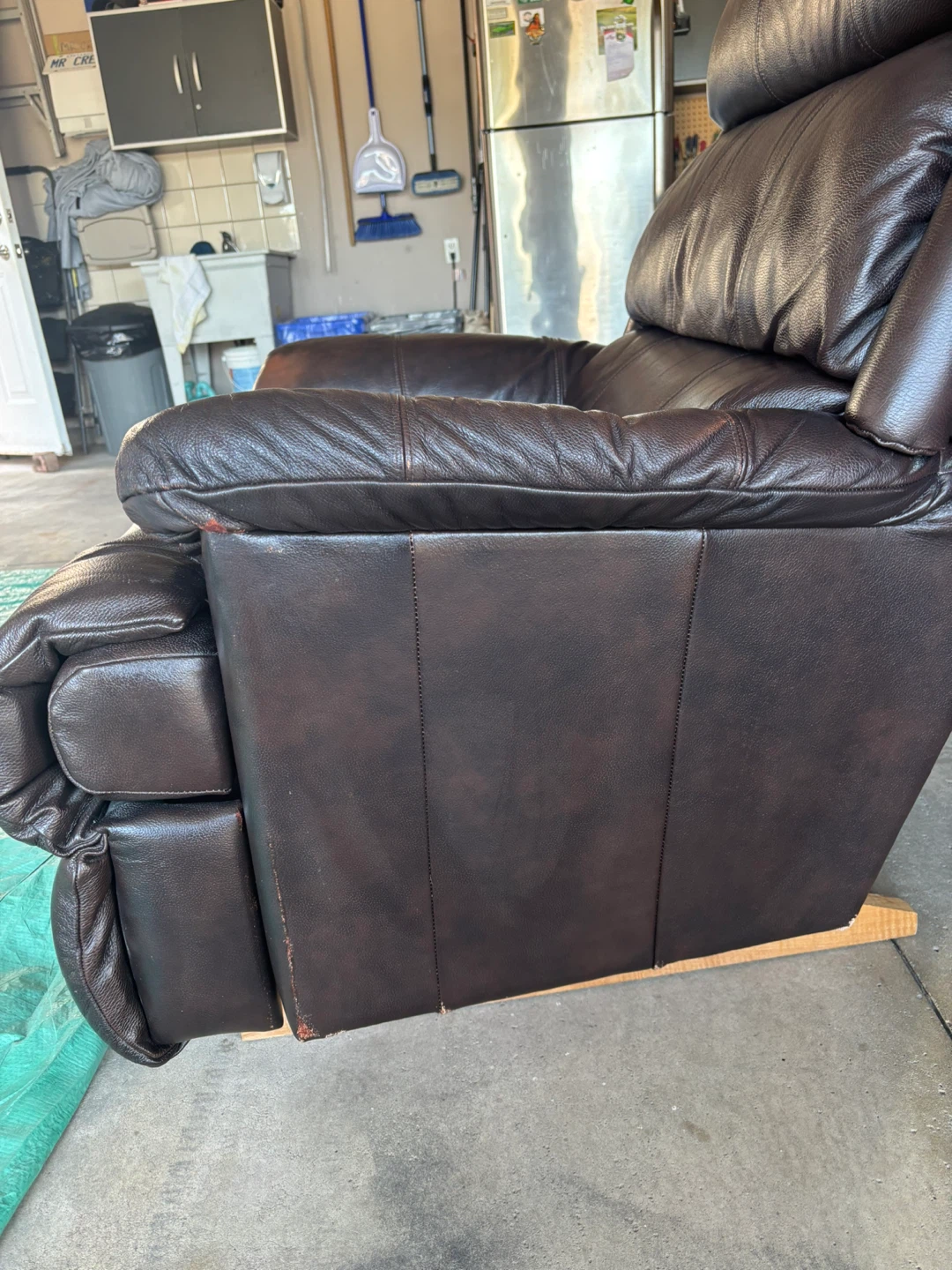 La-Z-Boy rocker recliner - photo 5