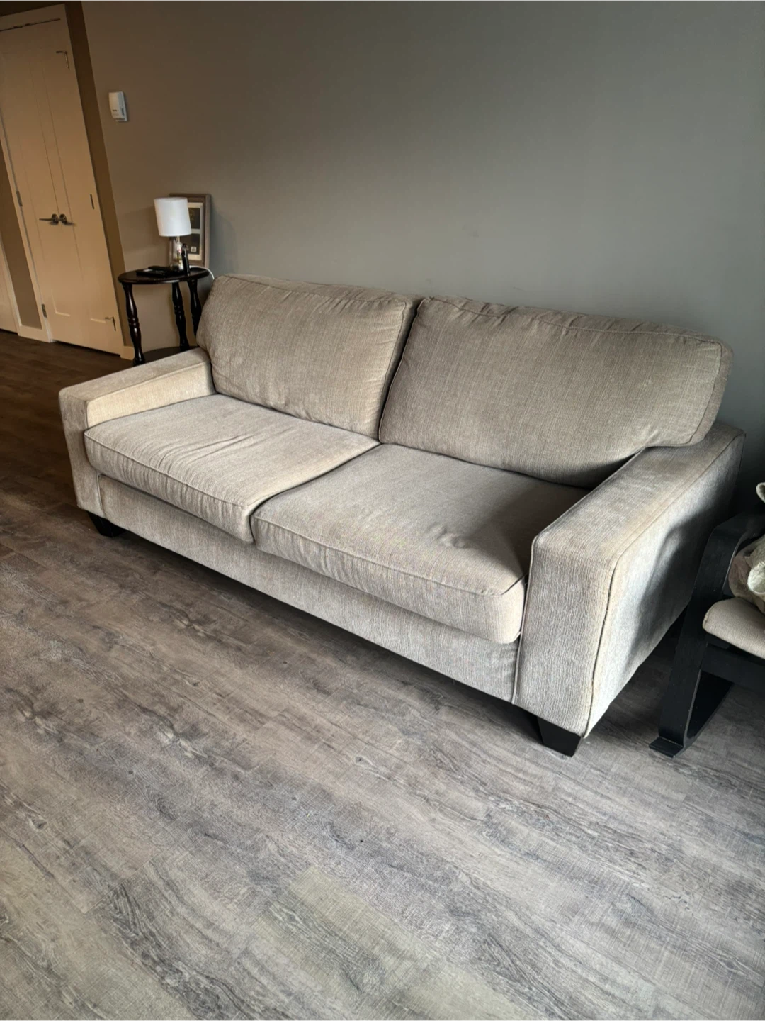 Beige couch - photo 2