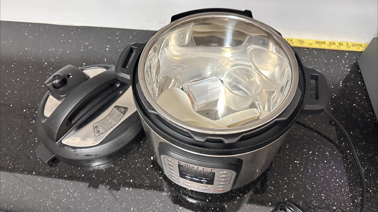 Instant Pot Multi-Use Pressure Cooker - photo 2