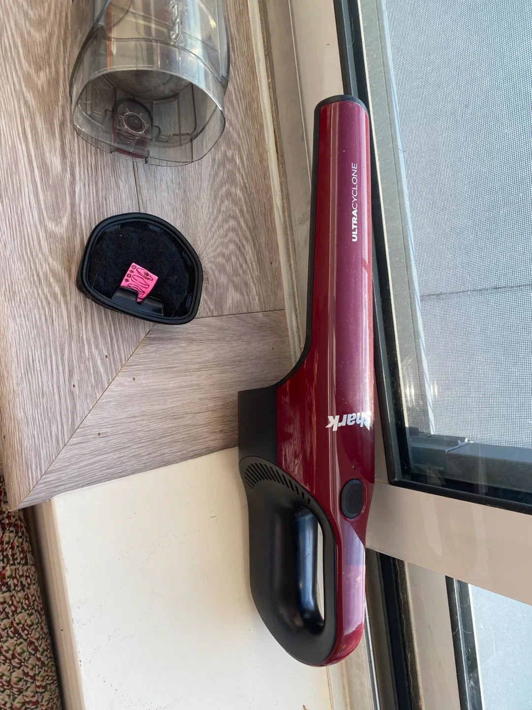 Shark UltraCyclone Pet Pro+ Cordless Handheld Vacuum image indicator(2)