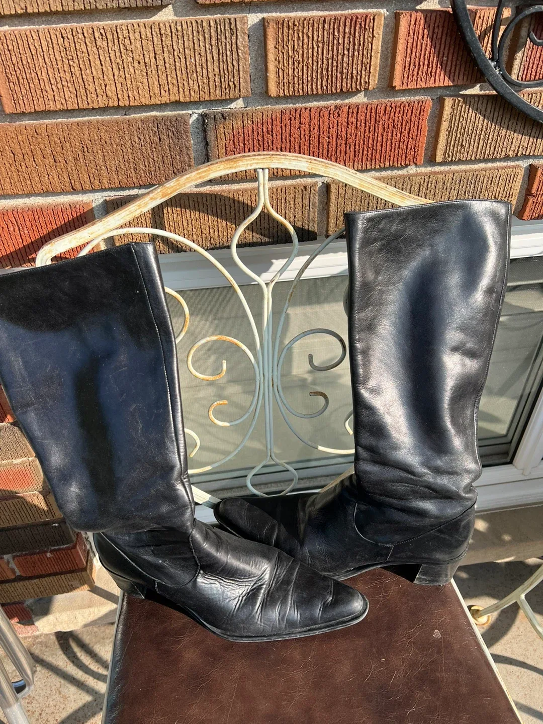 Italian knee high Sz. 40 leather boots image indicator(2)