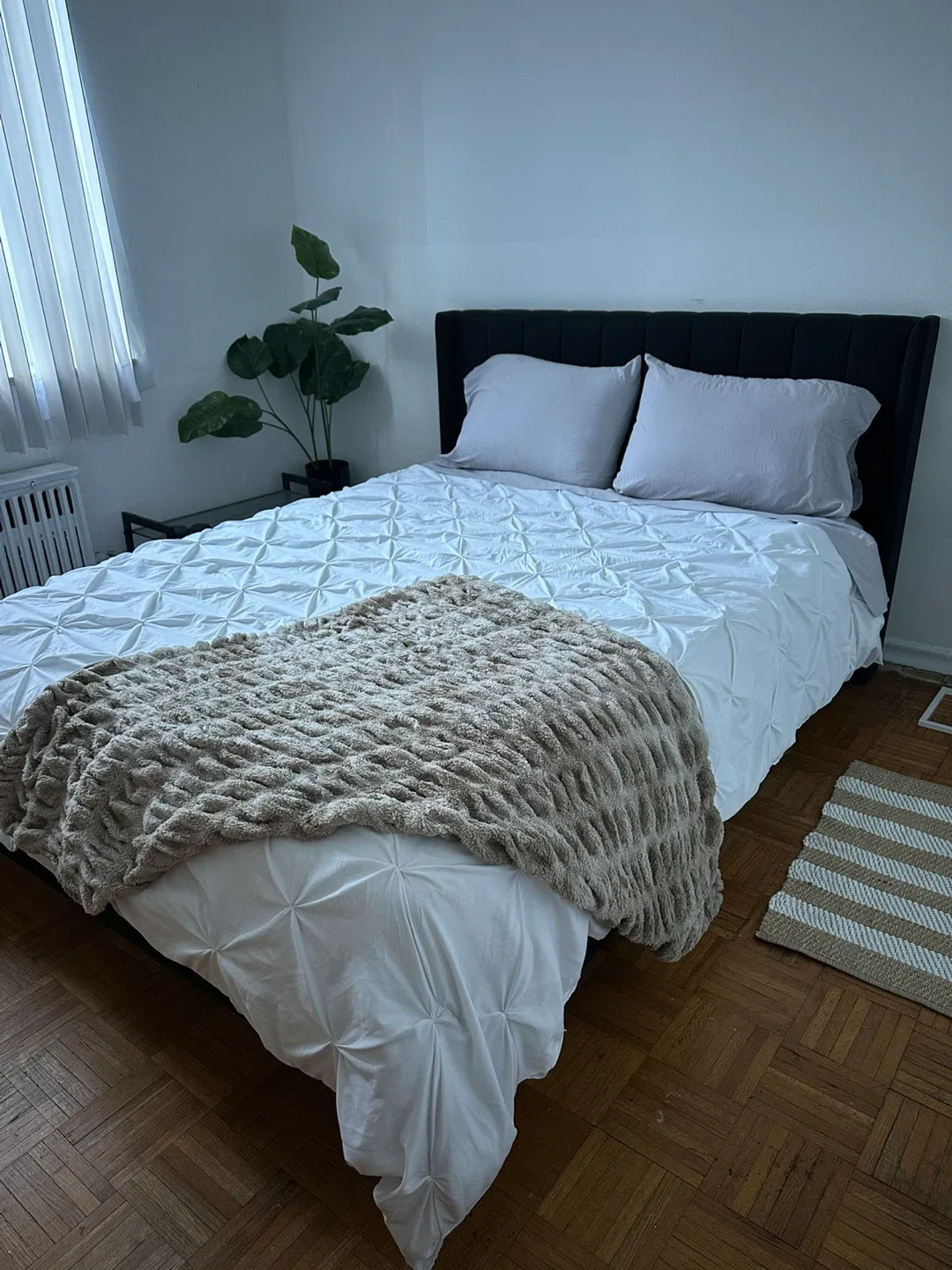 ROOMMATE thumbnail