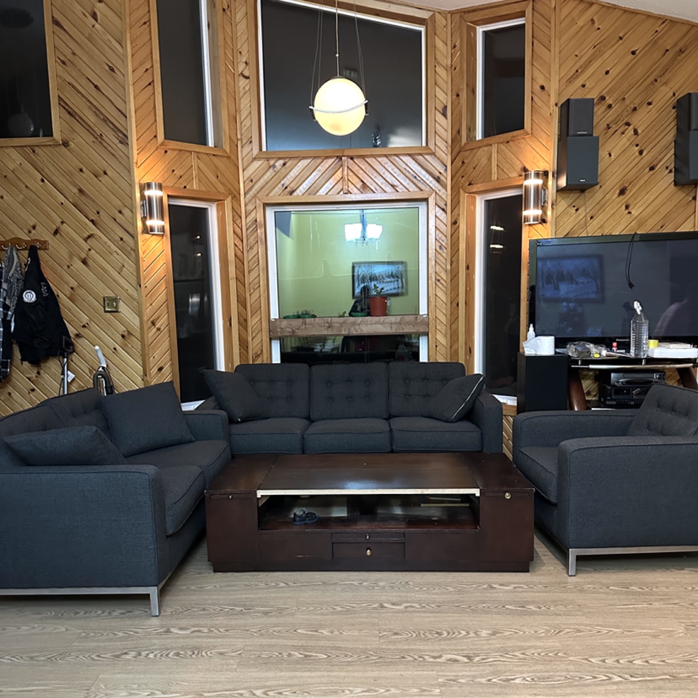 Leon’s Charcoal Grey Blazor Sofa Set- Like New (CAN DELIVER)