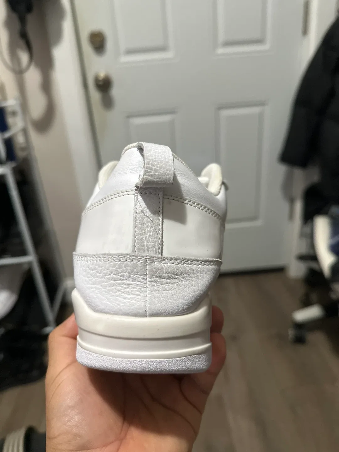 O W White Sneakers image indicator(4)