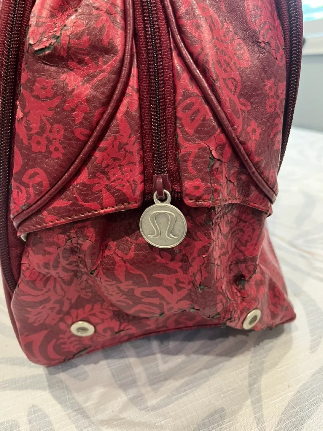 Lululemon Floral Embossed Gym Bag image indicator(3)