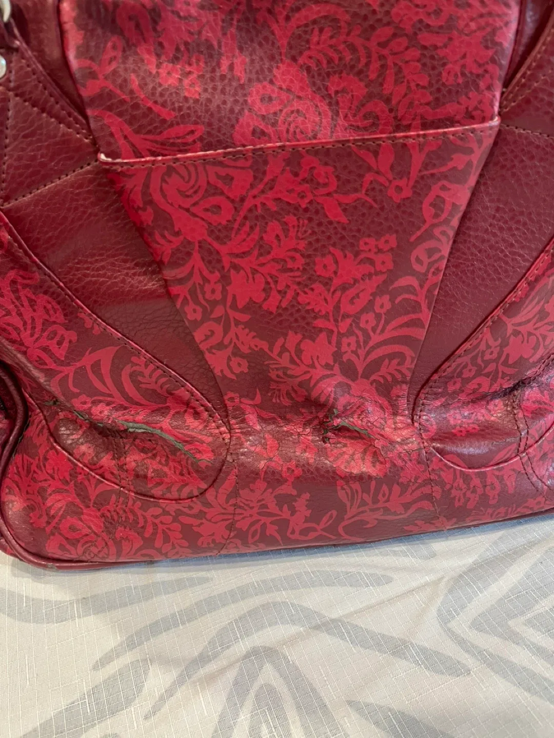 Lululemon Floral Embossed Gym Bag image indicator(4)