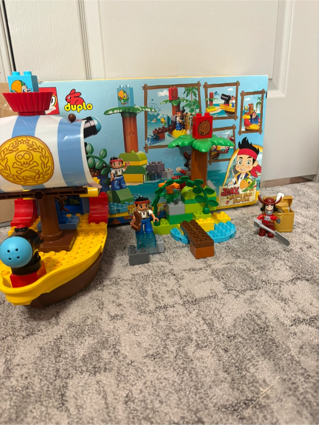 LEGO DUPLO Jake Pirate Ship Bucky Set - photo 2